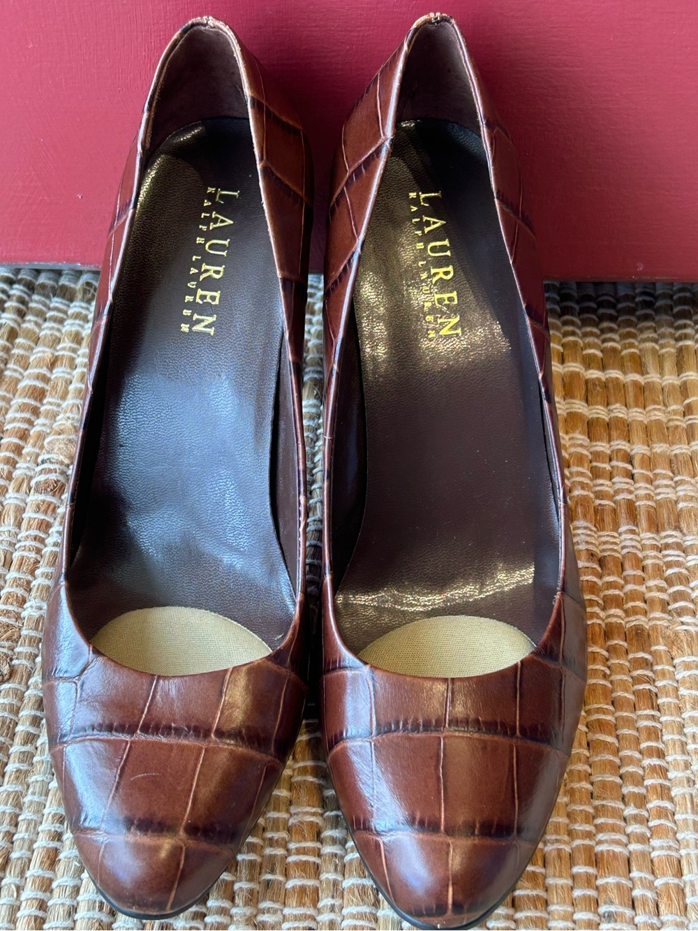 RALPH LAUREN s7.5 Brown Croc-Embossed Leather Pumps-